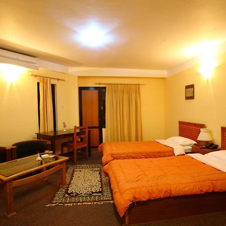 Royal Astoria Hotel Катманду Экстерьер фото
