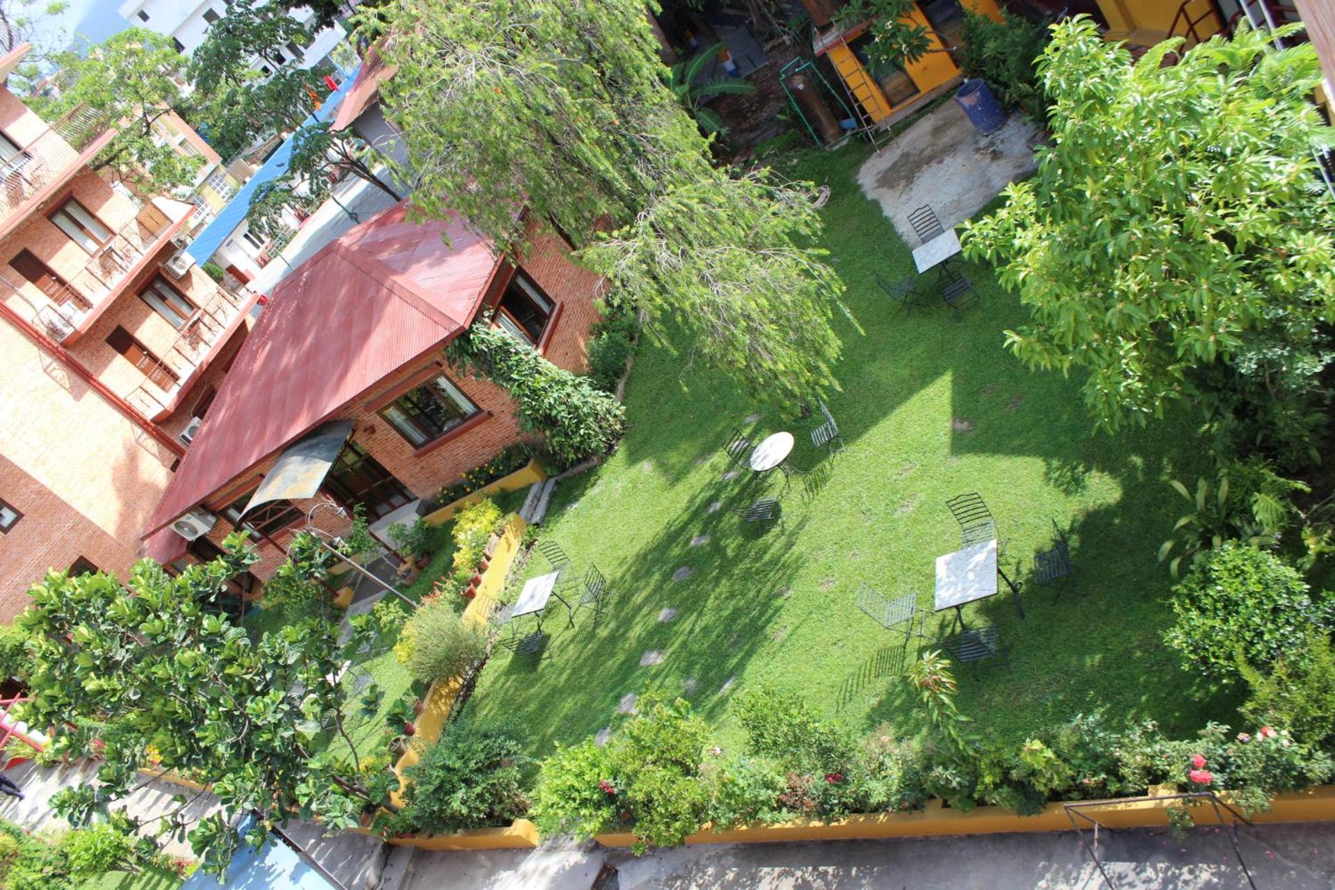 Royal Astoria Hotel Катманду Экстерьер фото