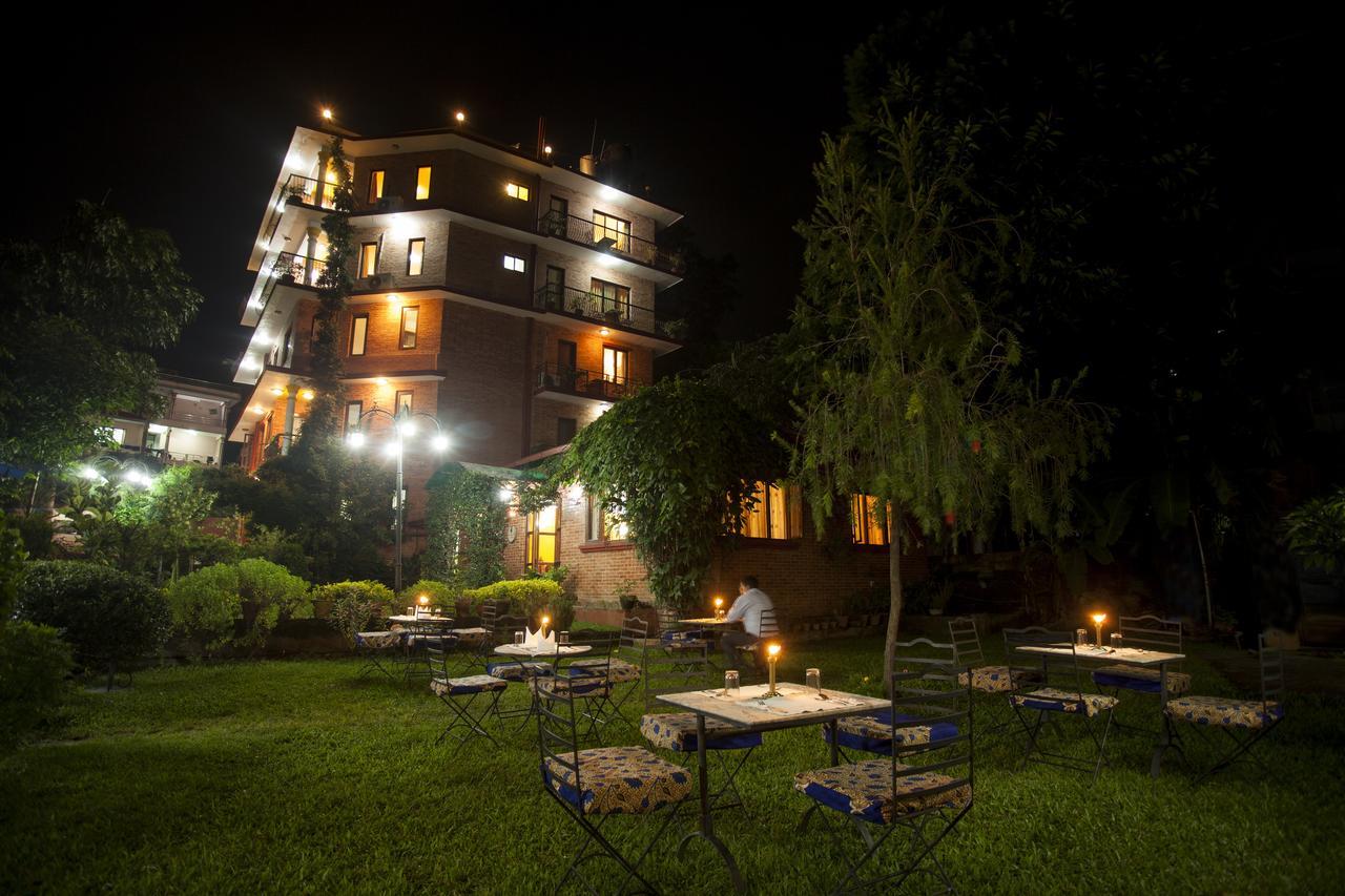 Royal Astoria Hotel Катманду Экстерьер фото